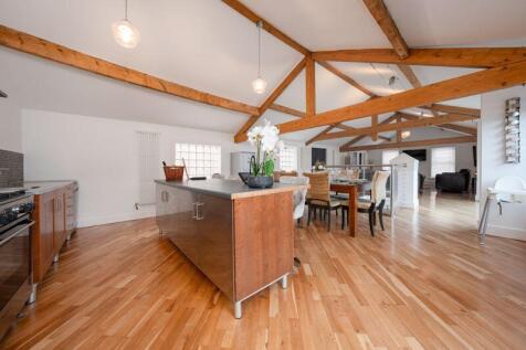 Kitchen/ dinning area