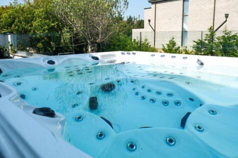 Hot tub