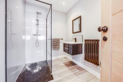 En-Suite Shower 2