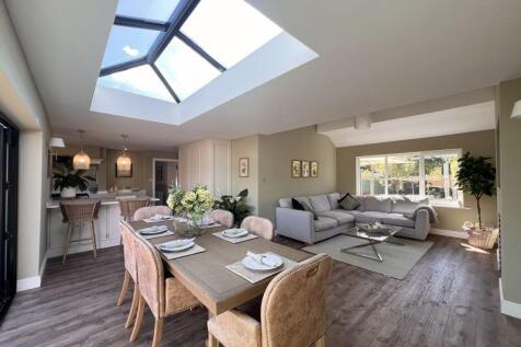 Open Plan Dining