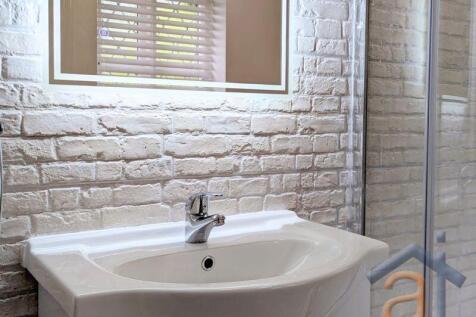 Ensuite Sink