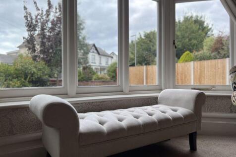 Feature Living Room