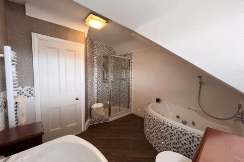 Top Floor Bathroom