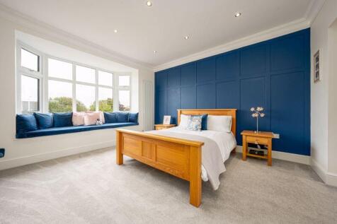 Bedroom master