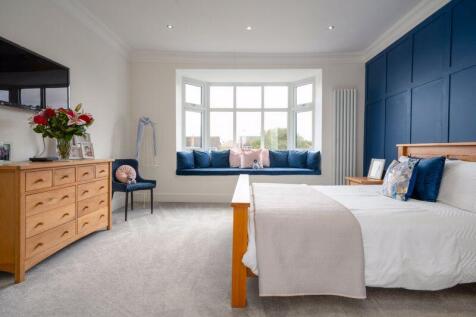 Bedroom master