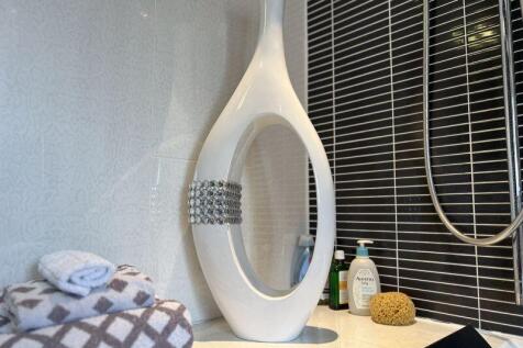 Feature Ensuite 2