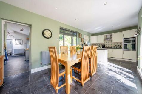 Kitchen/ dinner