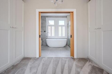 bathroom en-suite