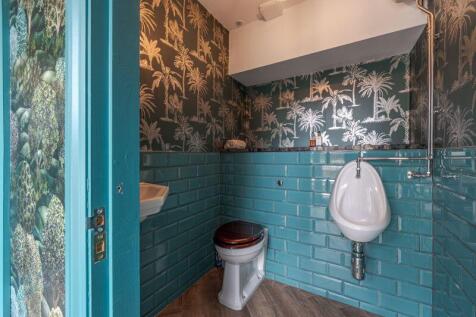 Bar men&#39;s WC