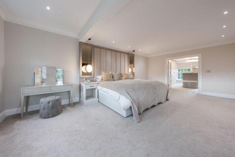 Bedroom master