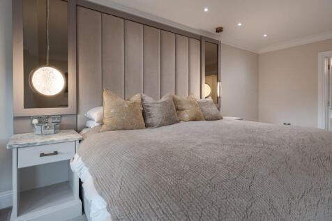 Bedroom master