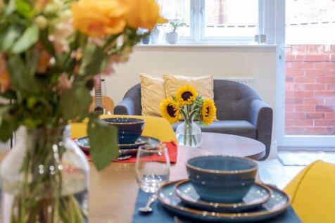 Kitchen/ Breakfast Room