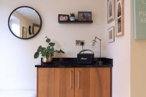 Kitchen/ Breakfast Room