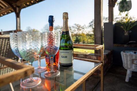 Outdoor BBQ/ Seating