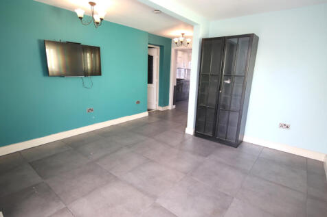 Living Room.JPG