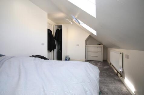 Bedroom 1 (1).JPG