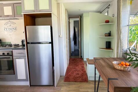 Dining/Kitchen area