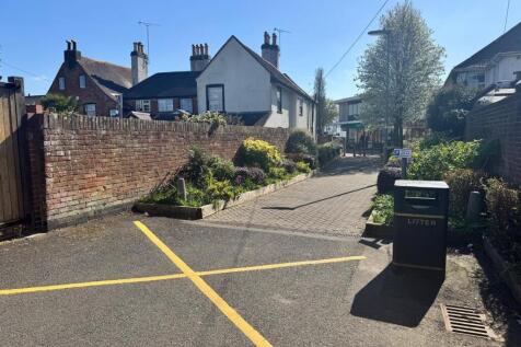Walk to High Street