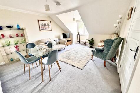 Lounge / Dining Room