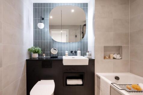 Sleek Bathrom