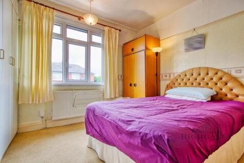 Bedroom 1.jpg