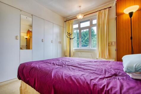 Bedroom 1.2.jpg