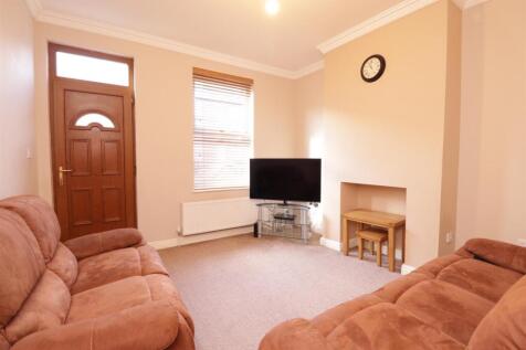 Living Room 2.jpg