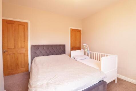 Bedroom 1.2.jpg