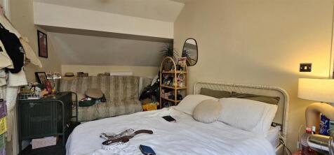 Bedroom 4 (2).jpg