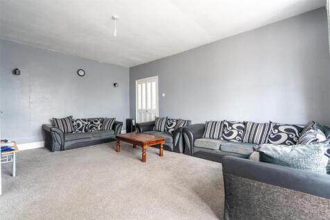 Living Room 2.jpg