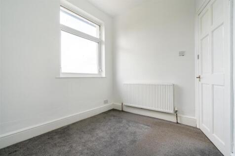 Bed 4.jpg