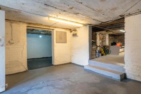 Basement 1.jpg