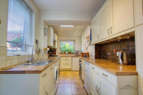 Kitchen 1.jpg