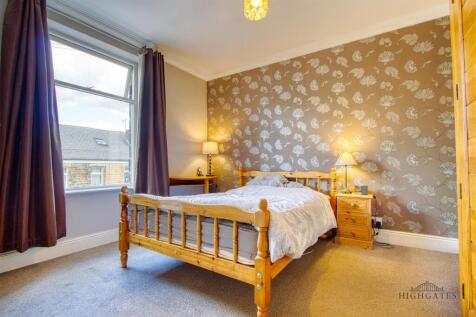 Bedroom 1.jpg