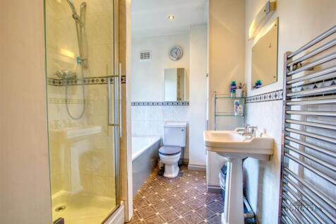 Bathroom.jpg