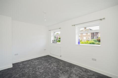 13. Bedroom2.jpg