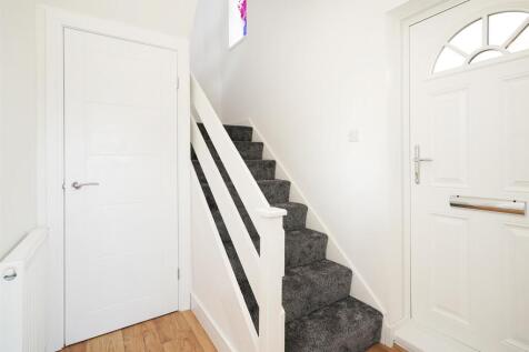 8. Entrance Hallway.jpg