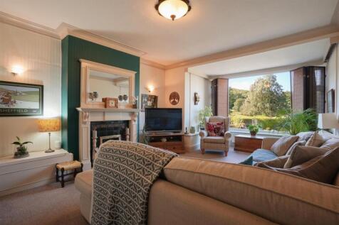 Living Room 1.jpg