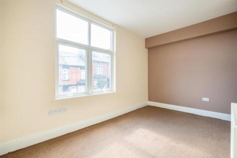 Bedroom 1.jpg