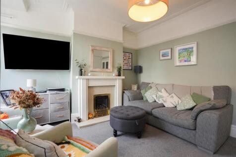 Living Room.jpg