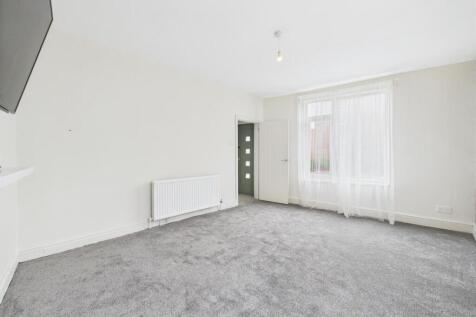 Living Room 1.jpg
