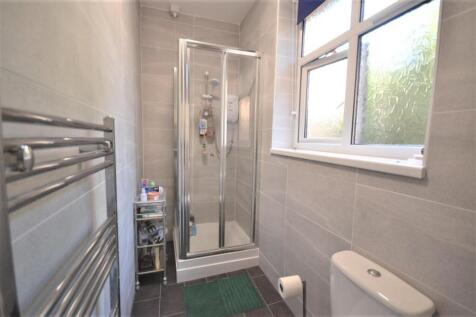 Bathroom 1.JPG