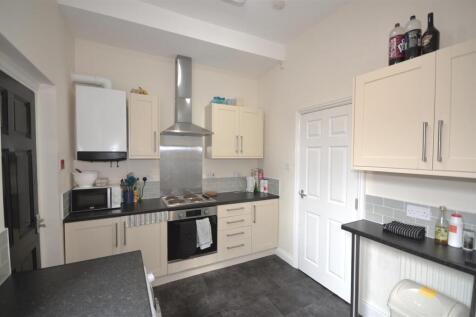 Kitchen 3.JPG