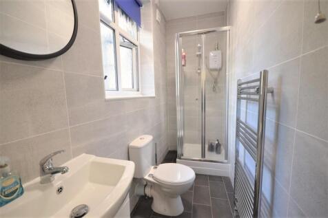 Bathroom 1.JPG