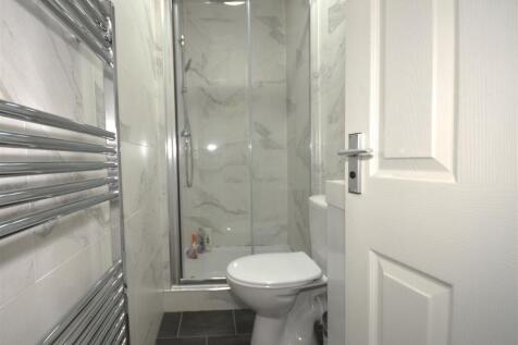 Bathroom 2.JPG