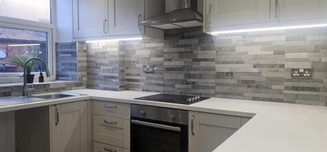 3. Kitchen Hob/Oven.jpg