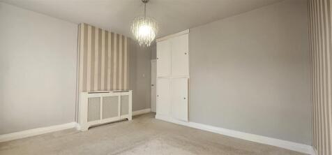 8. Master Bedroom.jpg