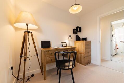 Bedroom 3/Study