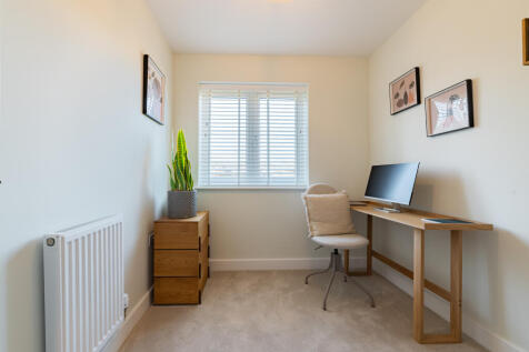 Bedroom 3/Study