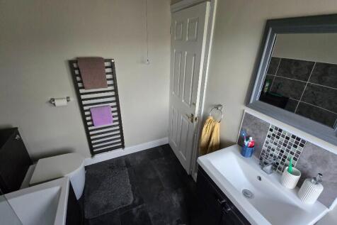 1st floor bathroom